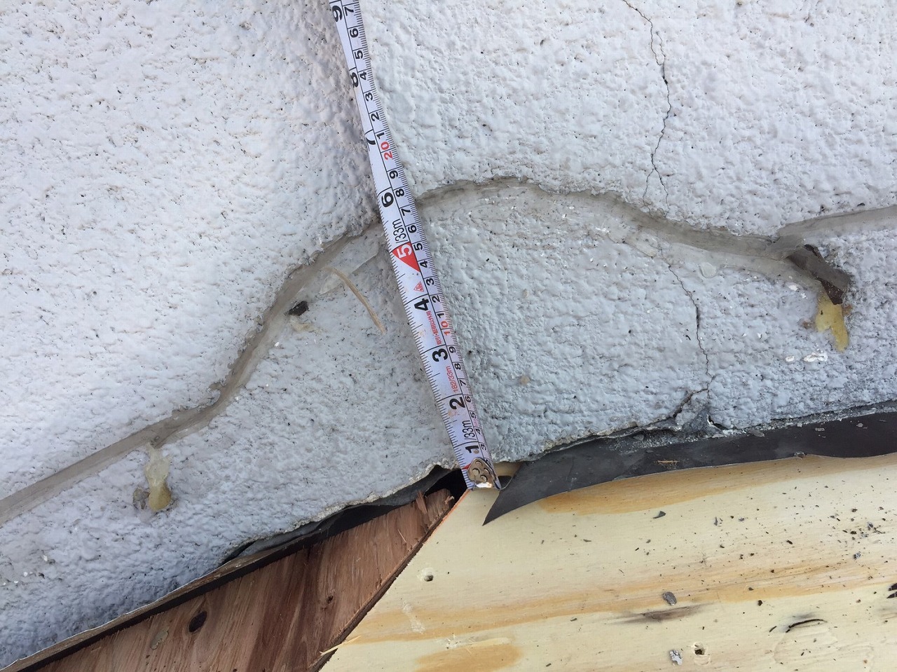 生駒市の葺き替え工事、下屋根の新設水切り板金